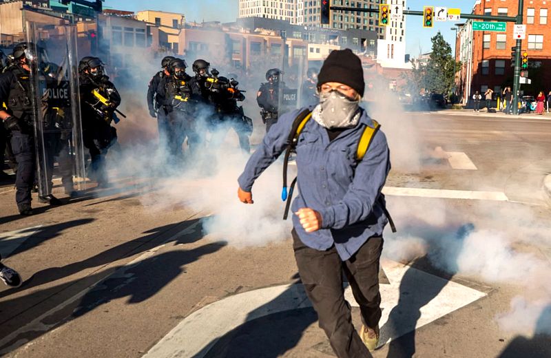 Federal Agents Deploy Tear Gas Amid Clash with Protesters at Portland's "No Kings" Rally