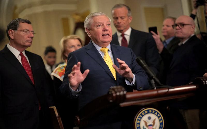 Republican Senators Defy Trump, Join Democrats to Strike Down Global Tariffs