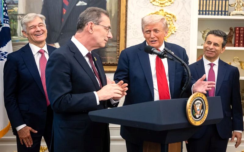 Trump Hosts GOP Senators Amid White House Demolition and Government Shutdown