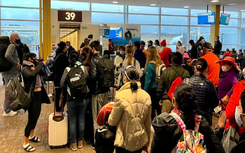 Thousands Of Flights Delayed as the Shutdown Pushes Controllers To Breaking Point