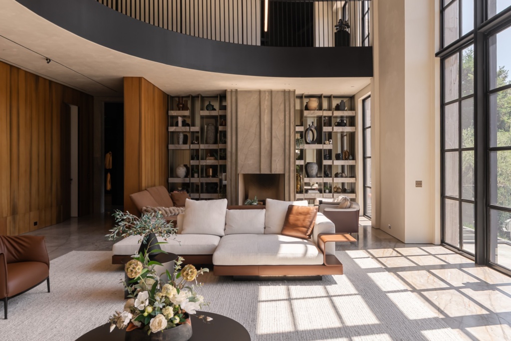 Gene Simmons’ Former Beverly Hills Mansion